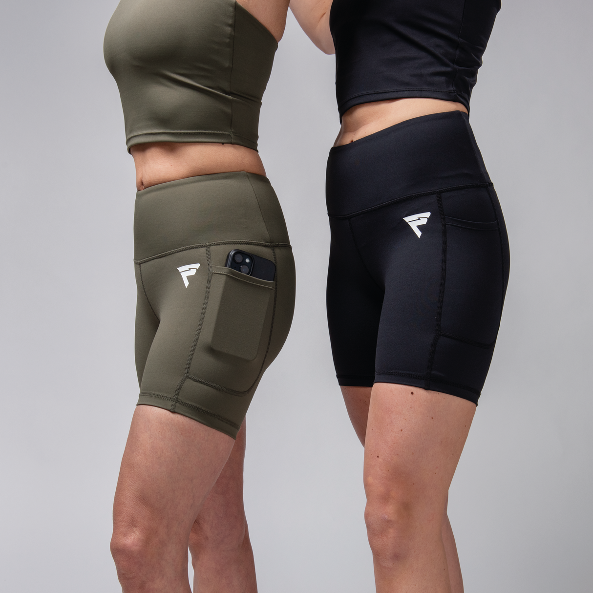 HIGH-WAISTED SHORTS BLACK