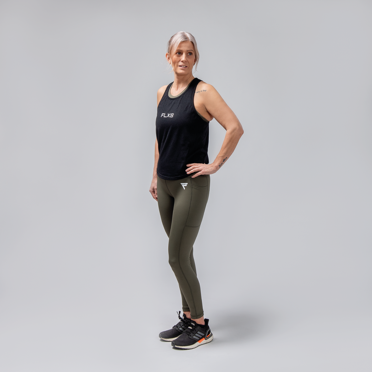 FUNCTIONAL TANK BLACK