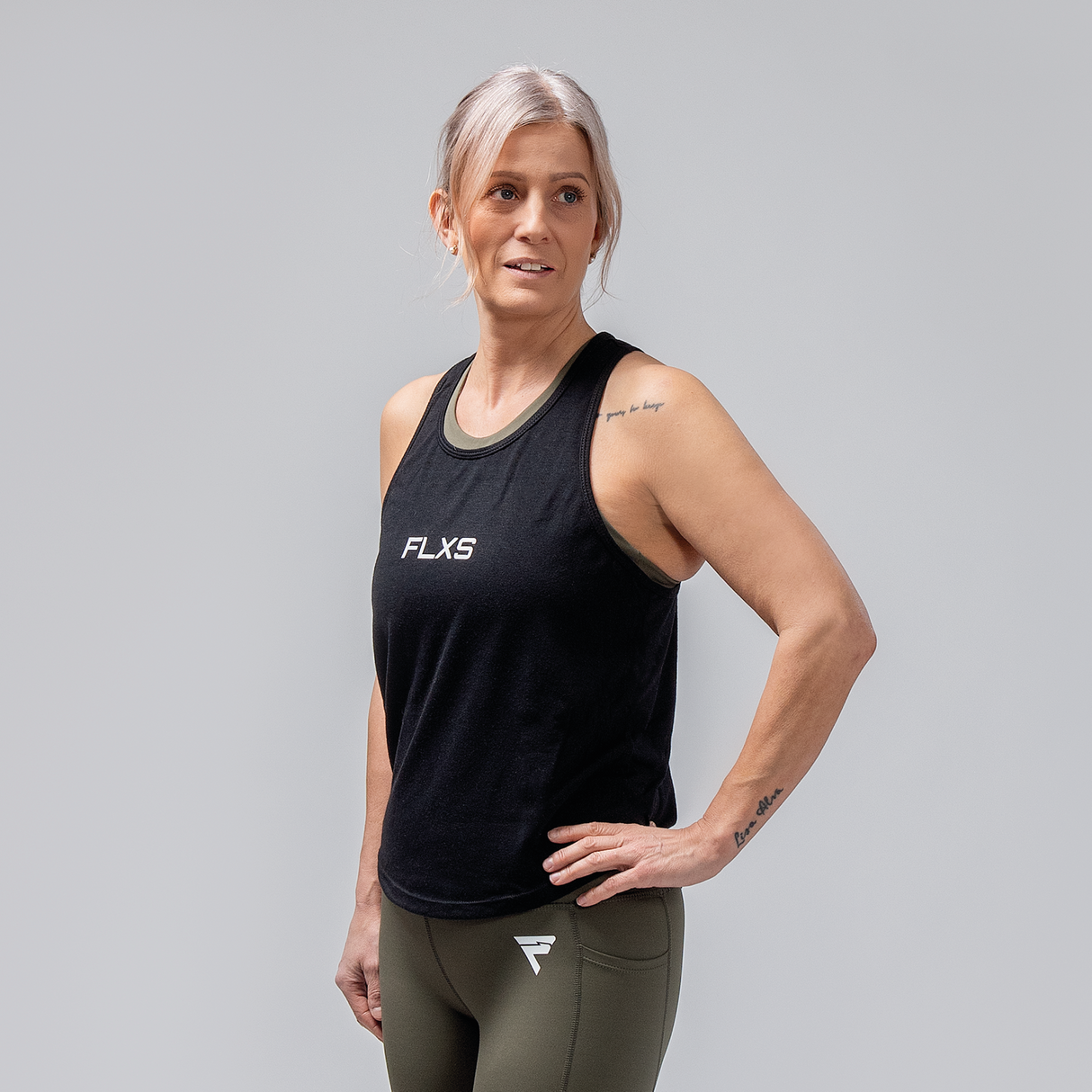 FUNCTIONAL TANK BLACK
