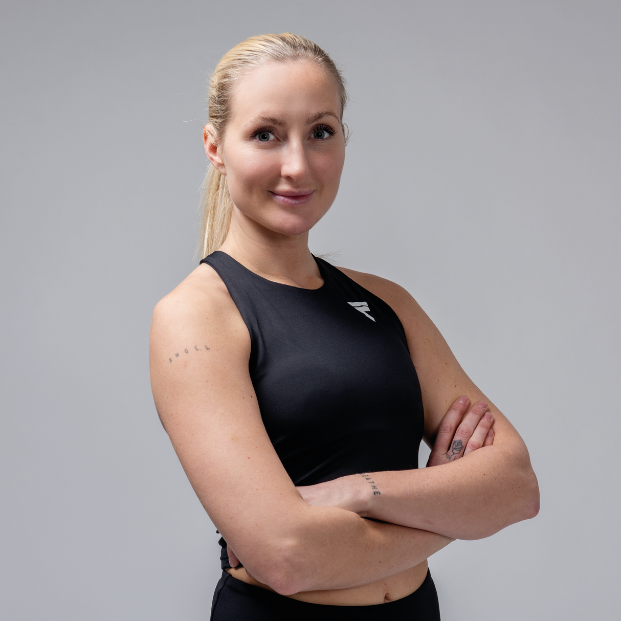 CROPPED TOP BLACK